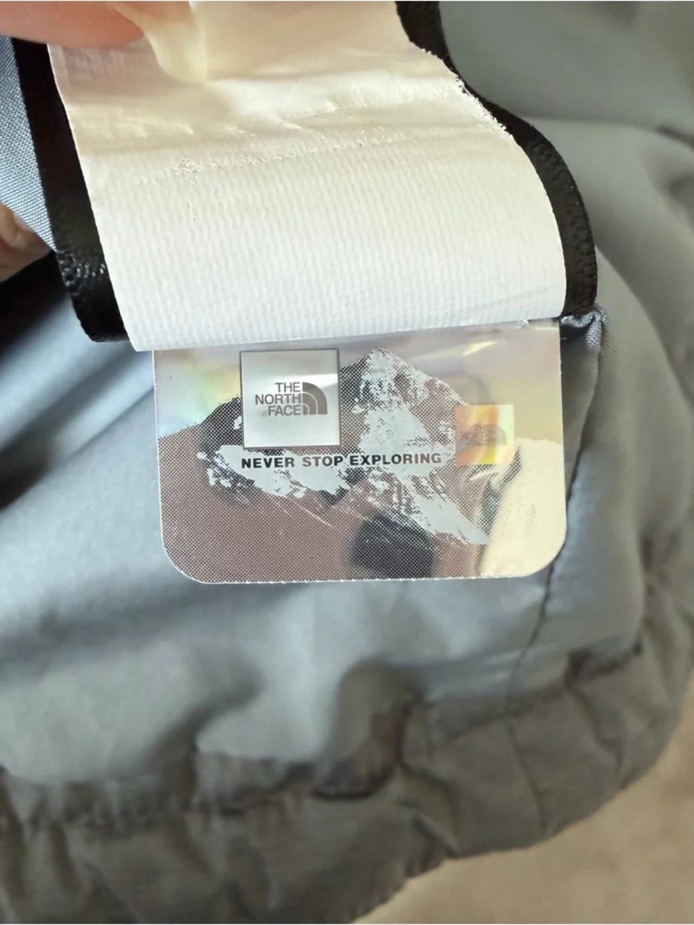The North Face Men's Light Gray Quilted Puffer Jacket - Picture 5 of 7